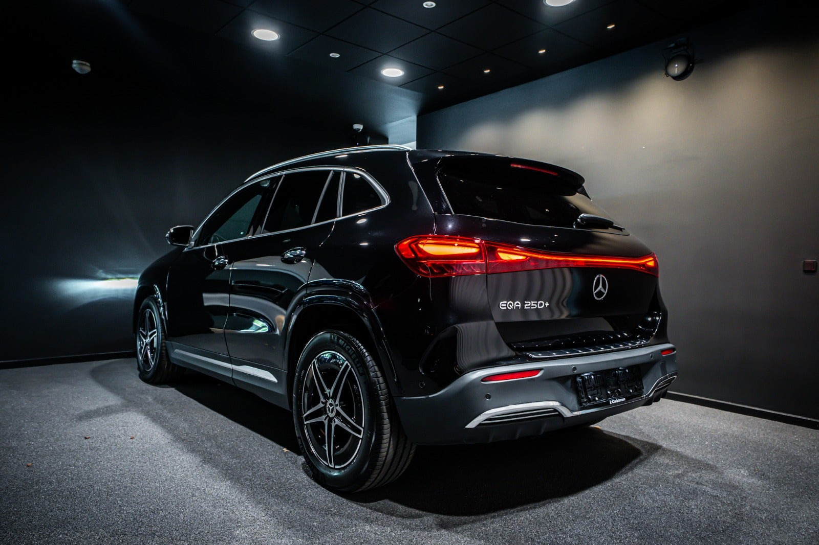Sort Mercedes EQA250+ fra 2025