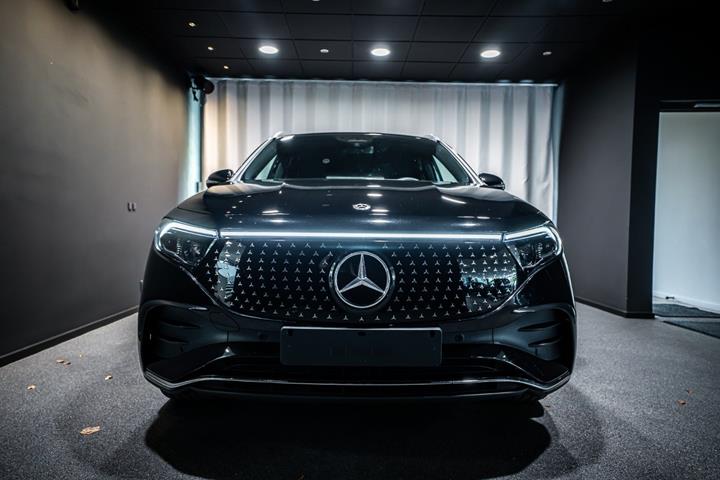 Sort Mercedes EQA250+ fra 2025
