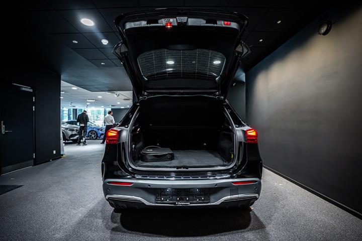 Sort Mercedes EQA250+ fra 2025