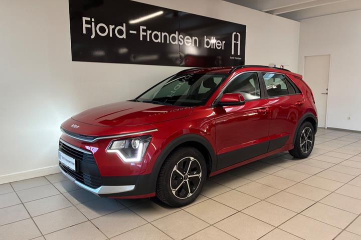 Rød Kia Niro fra 2023