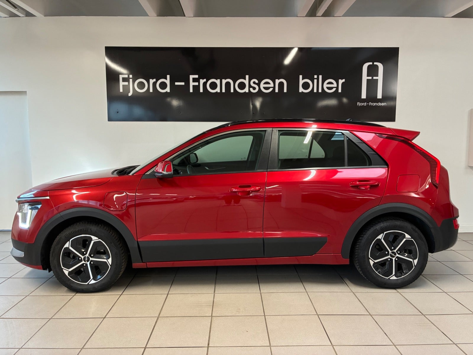 Rød Kia Niro fra 2023