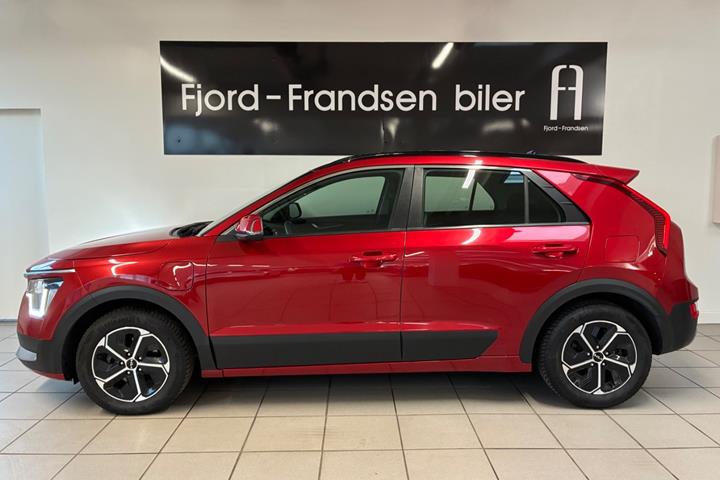 Rød Kia Niro fra 2023