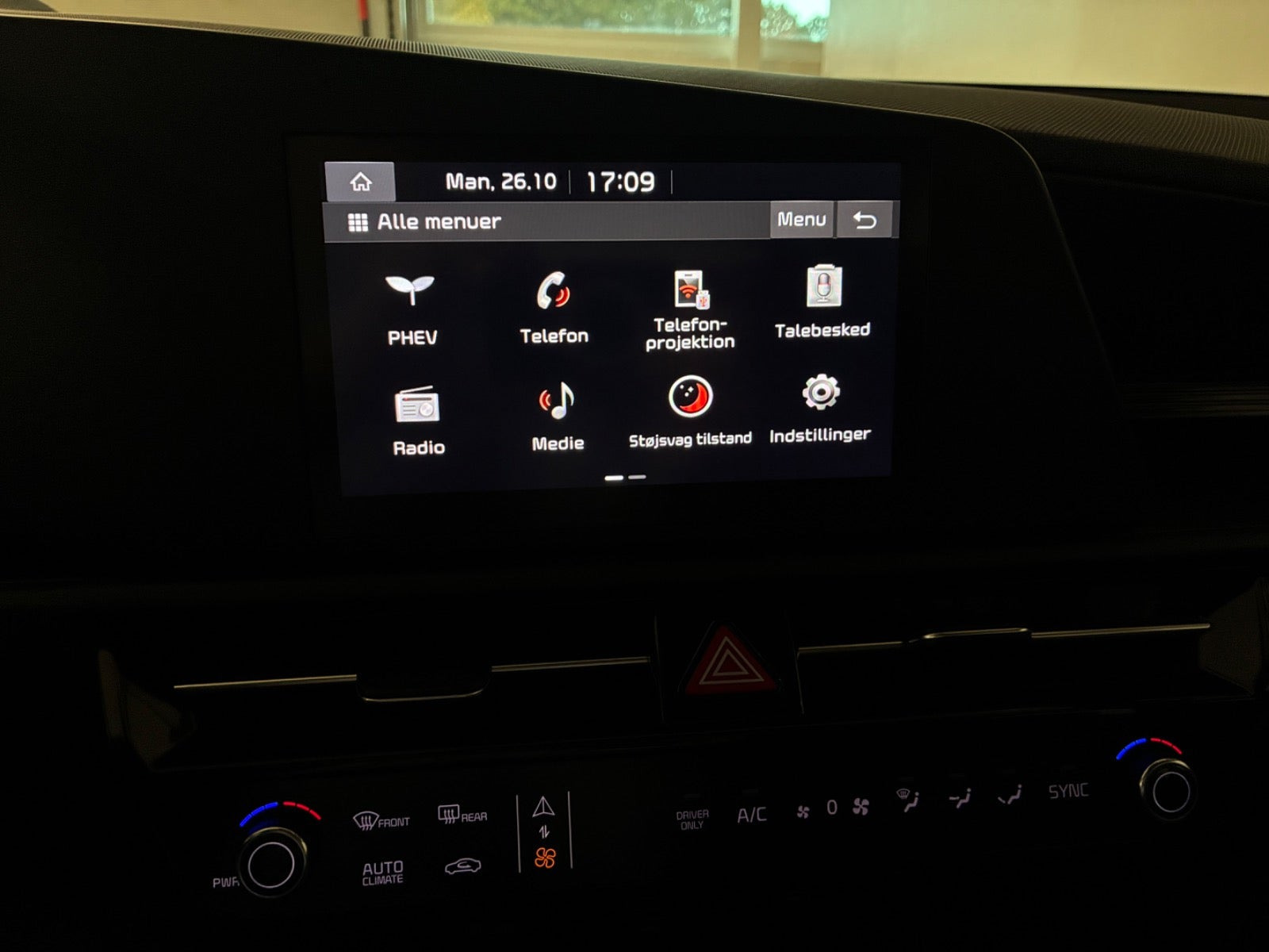 Rød Kia Niro fra 2023