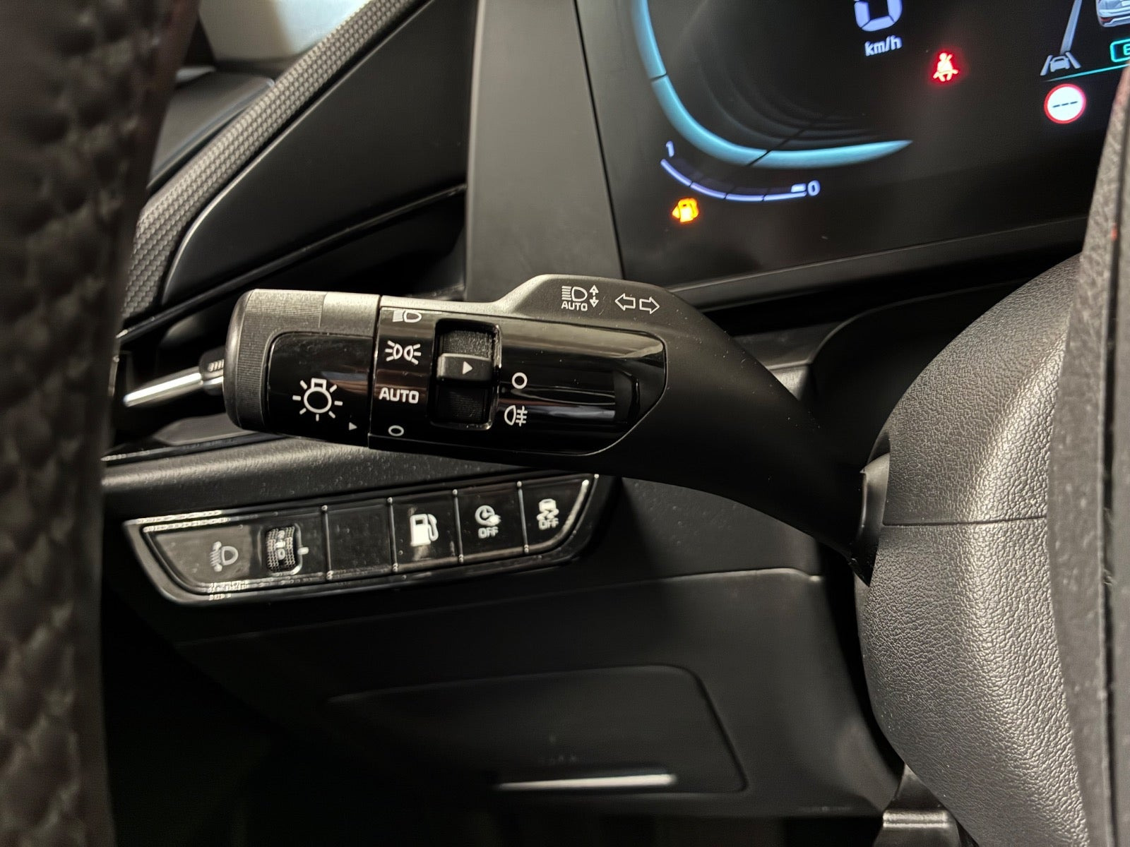 Rød Kia Niro fra 2023