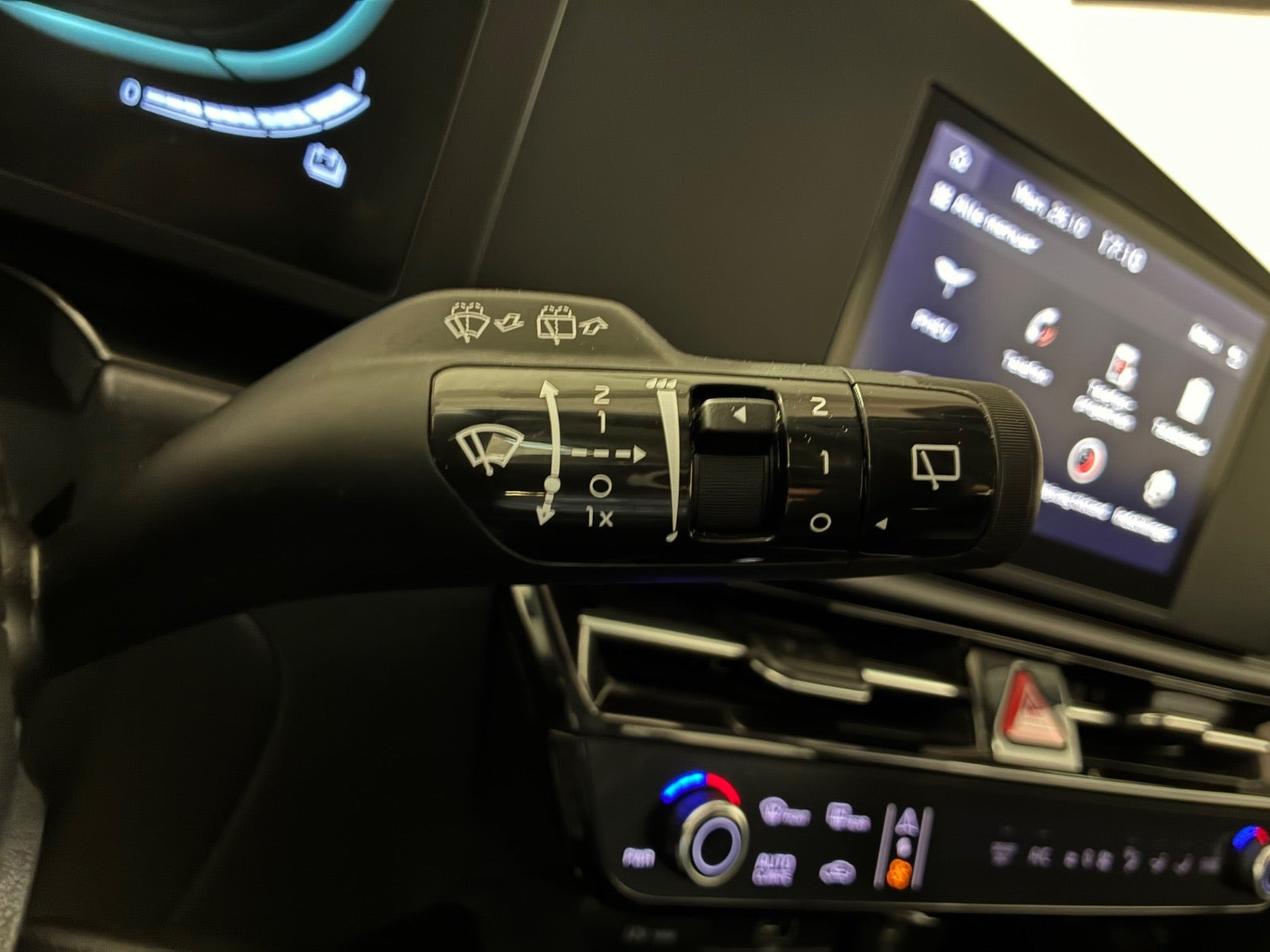 Rød Kia Niro fra 2023