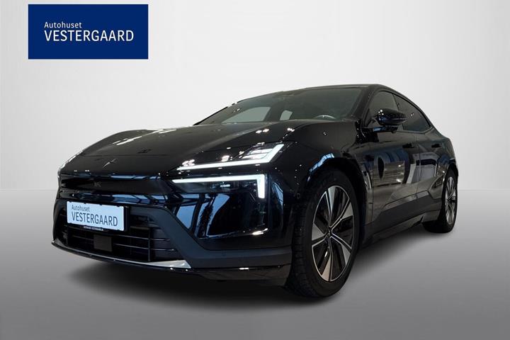 Sort Polestar 4 fra 2026