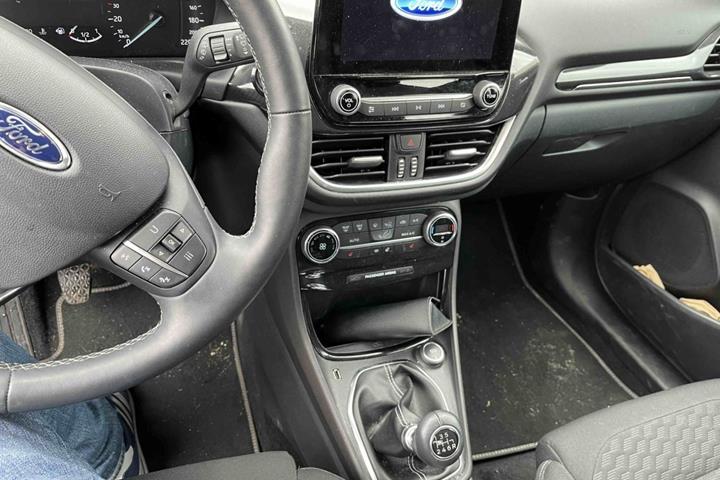 Grå Ford Puma fra 2020