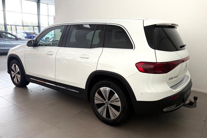 Hvid Mercedes EQB250+ fra 2026