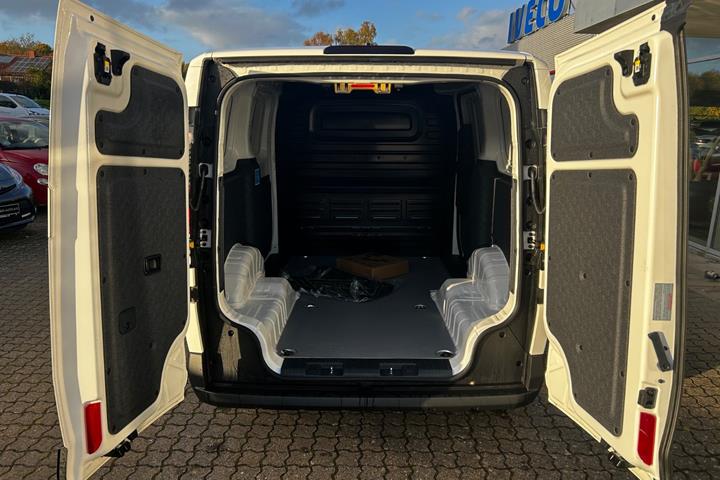 Hvid Kia PV5 fra 2026