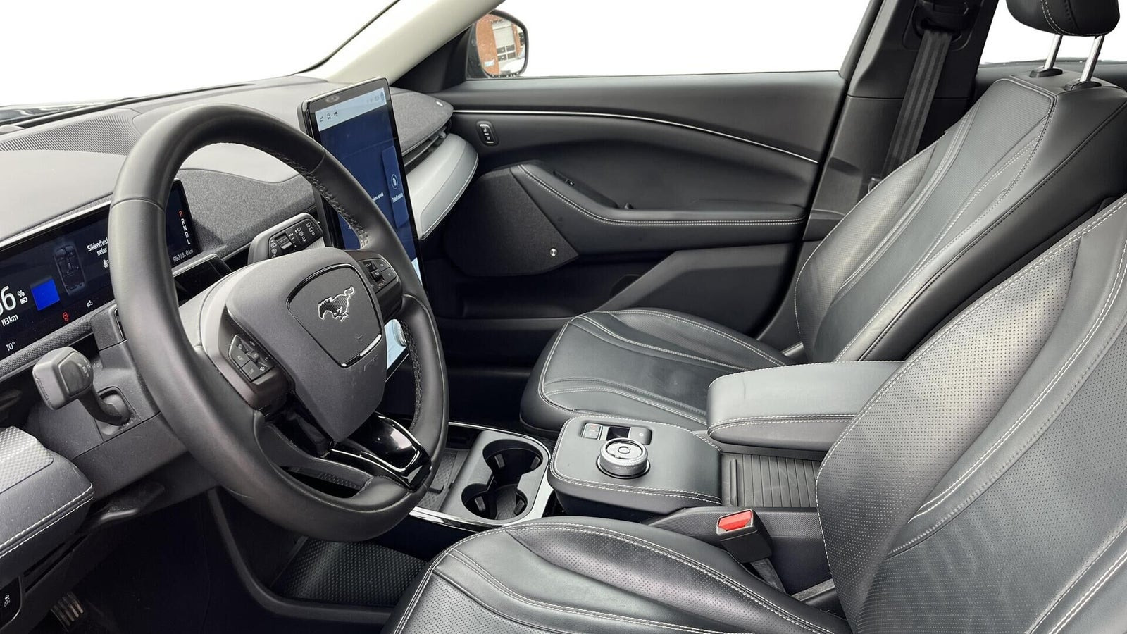Sort Ford Mustang Mach-E fra 2023