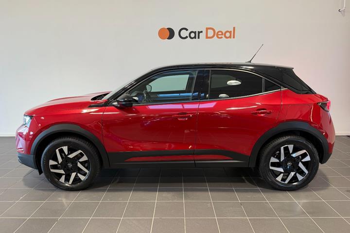Rød Opel Mokka-e fra 2023