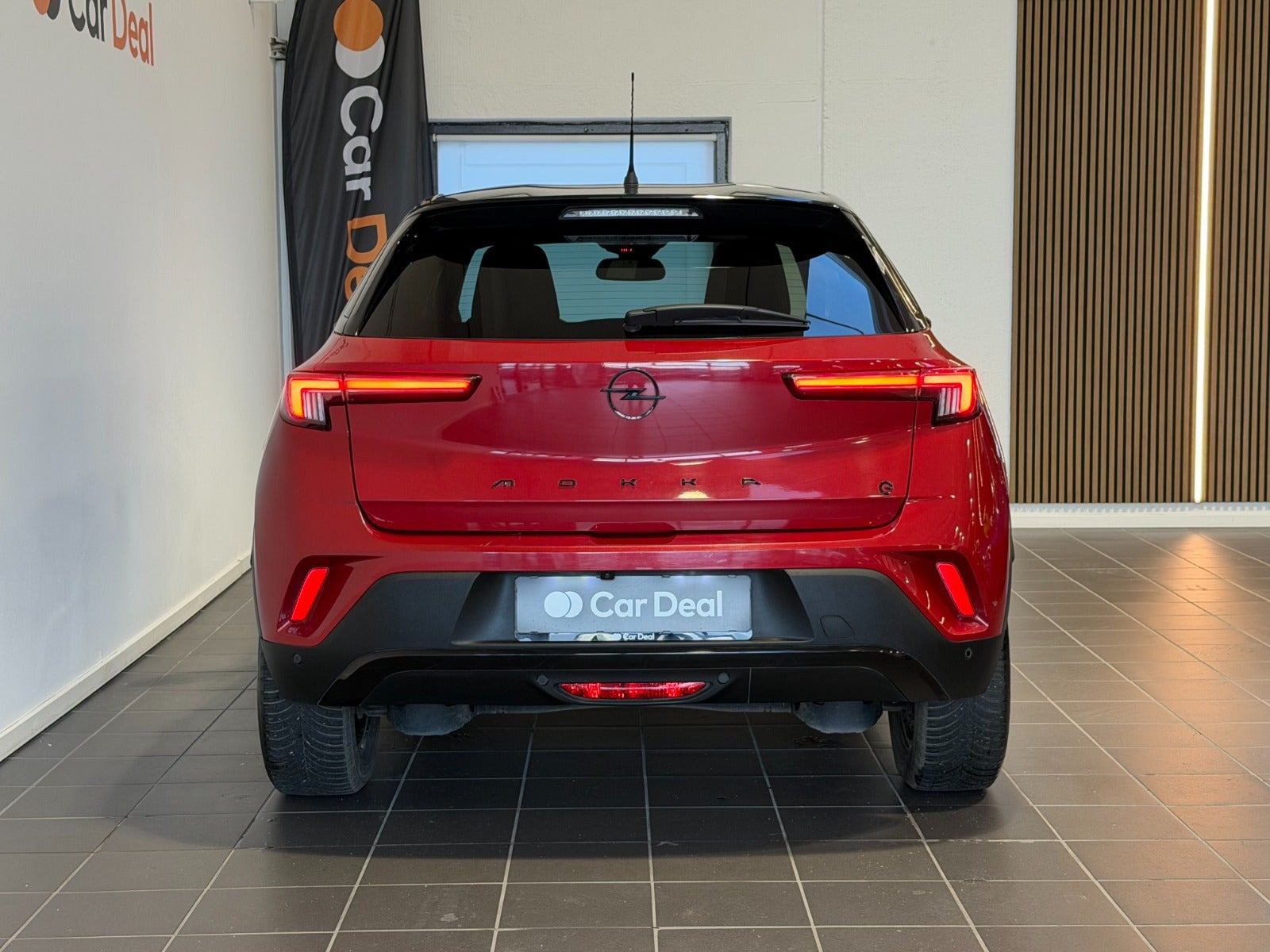 Rød Opel Mokka-e fra 2023