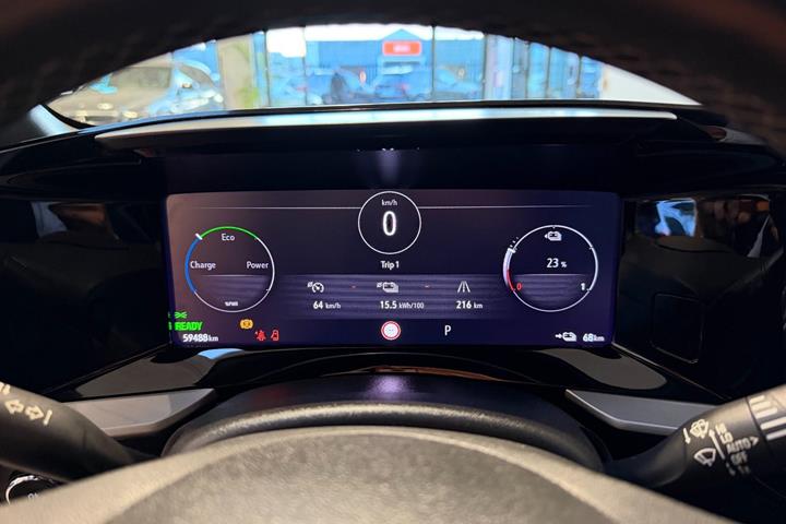 Rød Opel Mokka-e fra 2023