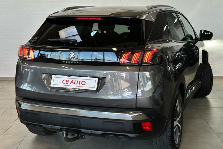 Grå Peugeot 3008 fra 2020