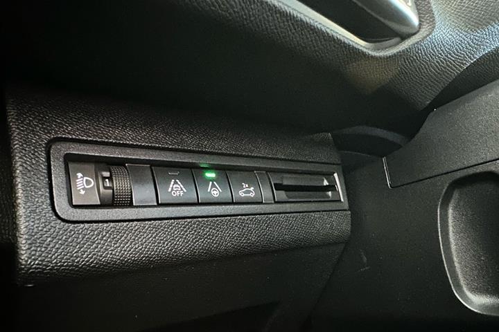 Grå Peugeot 3008 fra 2020