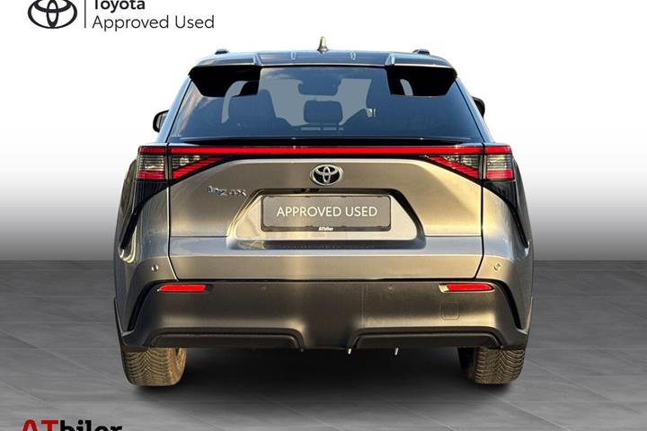 Grå Toyota BZ4X fra 2023
