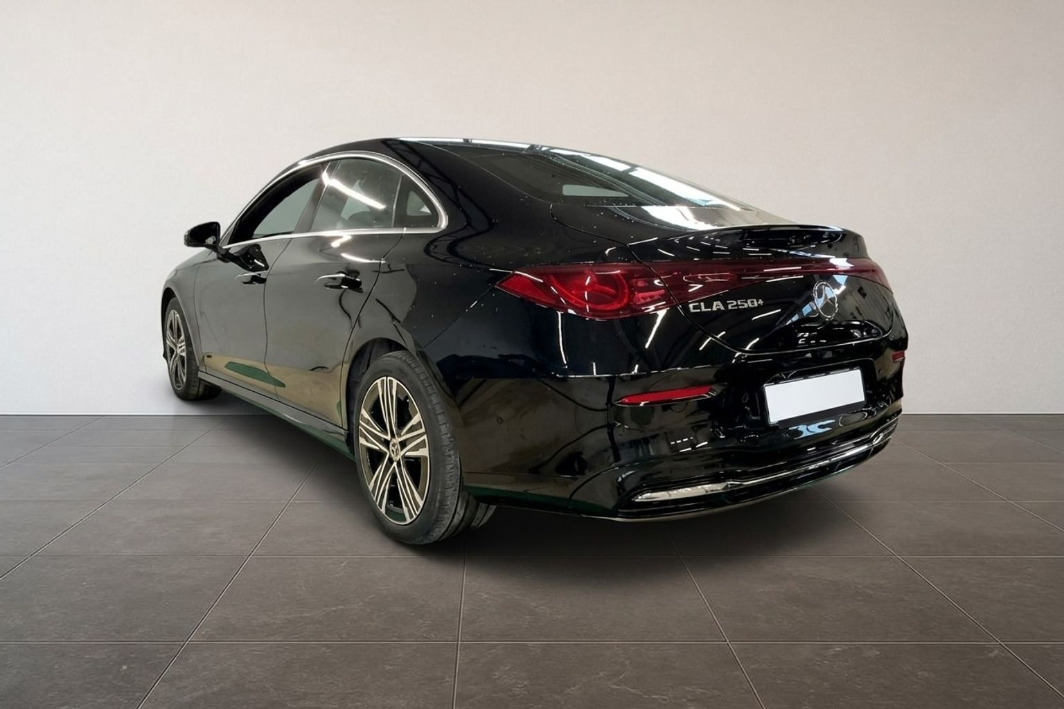 Sort Mercedes CLA250+ fra 2025