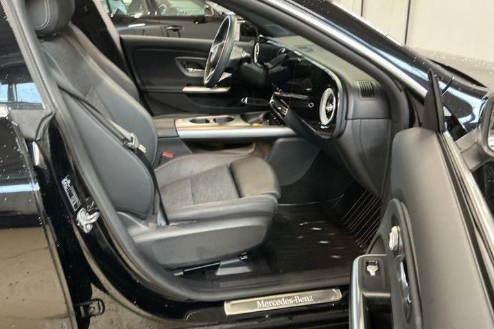 Sort Mercedes CLA250+ fra 2025