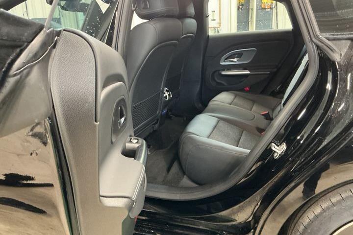 Sort Mercedes CLA250+ fra 2025