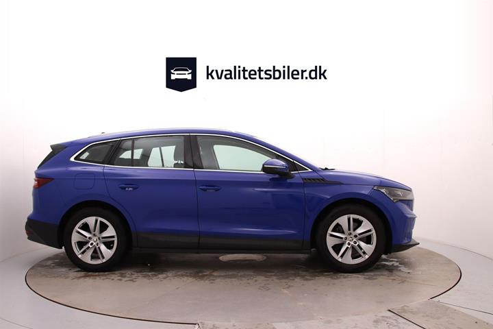 Blå Skoda Enyaq fra 2022