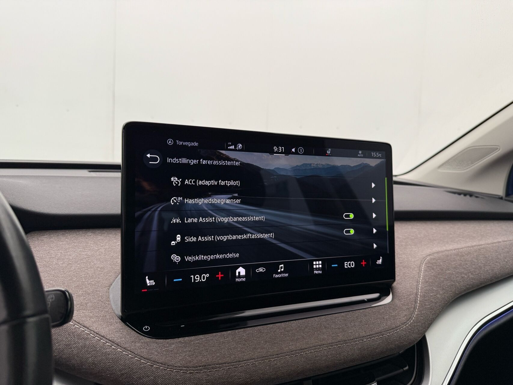 Blå Skoda Enyaq fra 2022