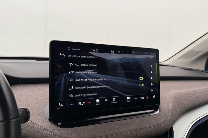 Blå Skoda Enyaq fra 2022