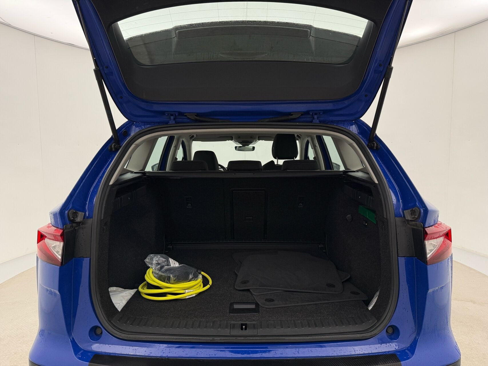 Blå Skoda Enyaq fra 2022