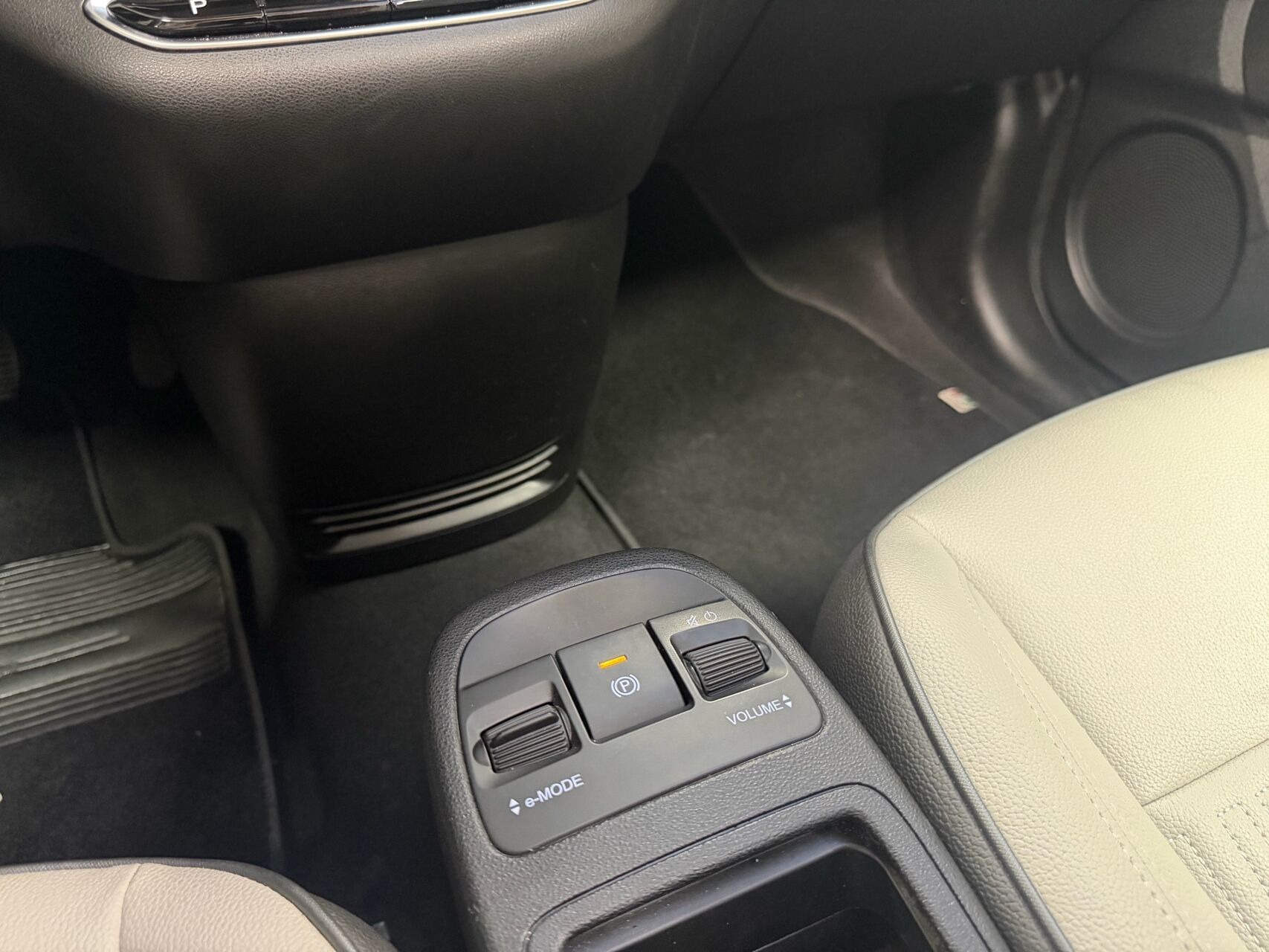 Hvid Fiat 500e fra 2023