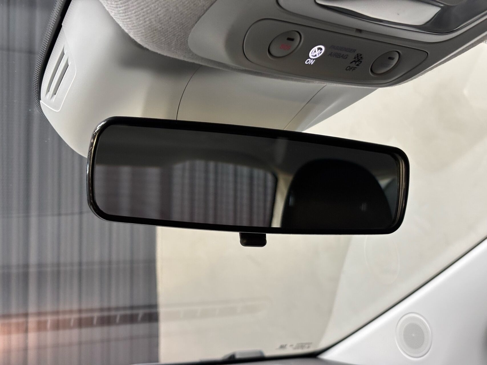Hvid Fiat 500e fra 2023