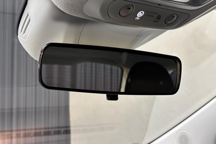 Hvid Fiat 500e fra 2023
