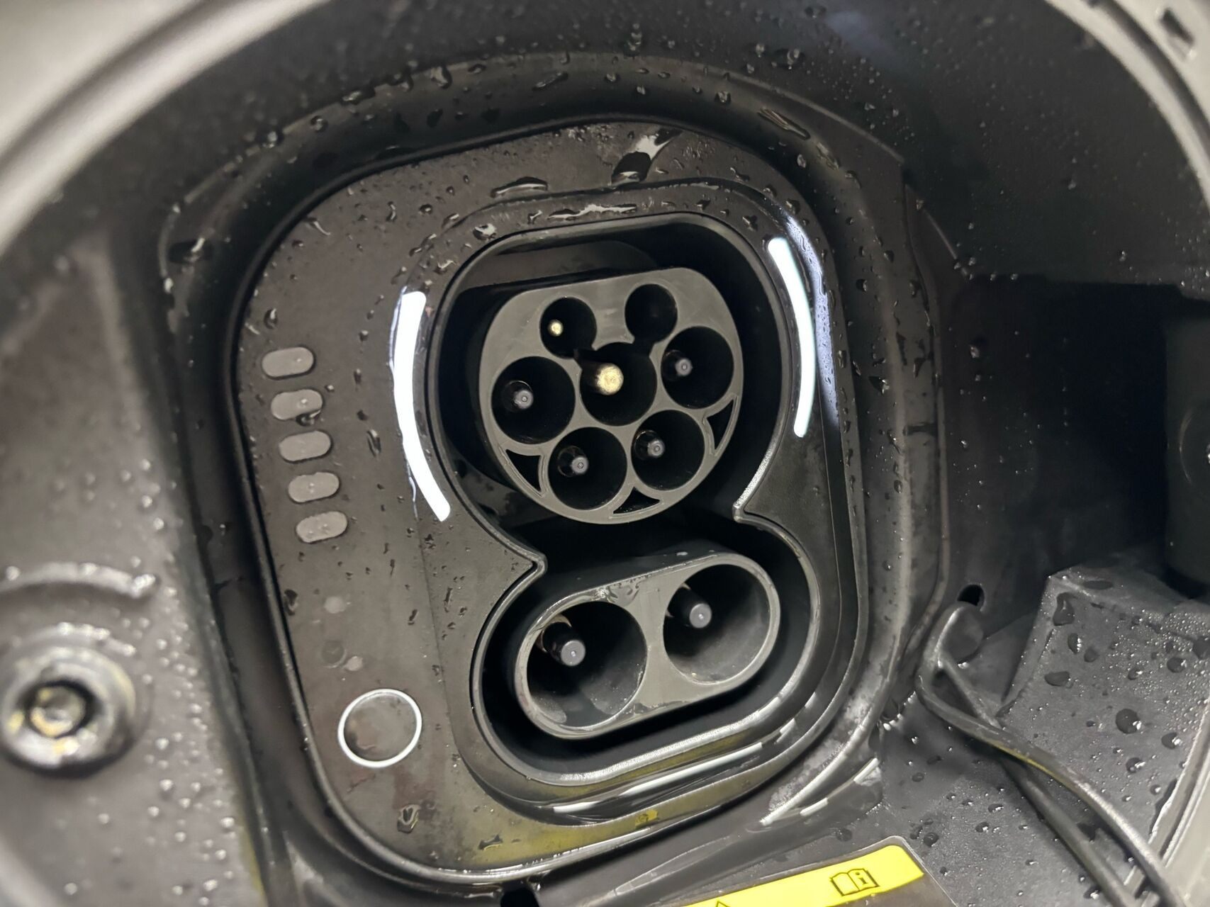 Hvid Fiat 500e fra 2023