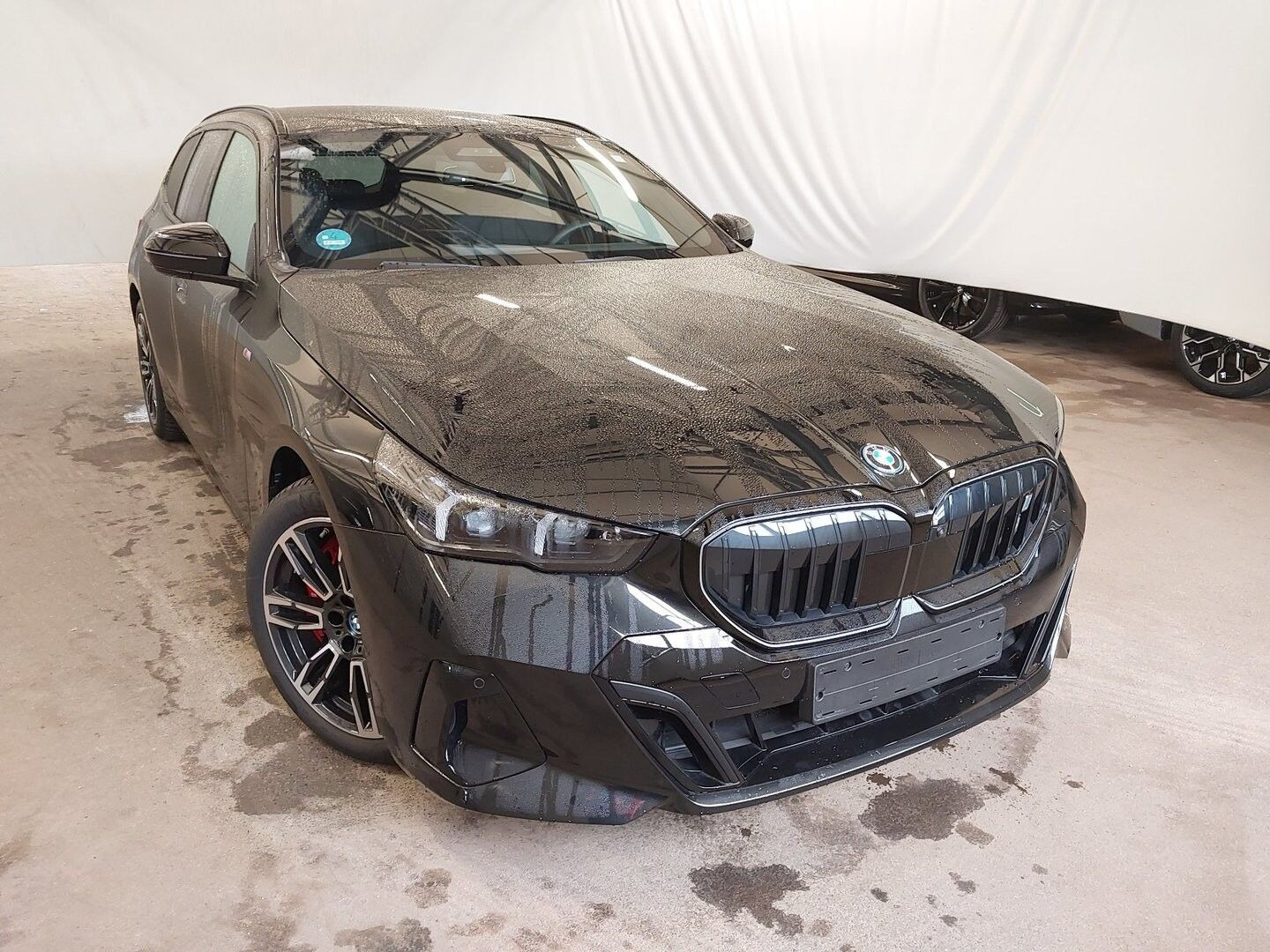 Sort BMW i5 fra 2024
