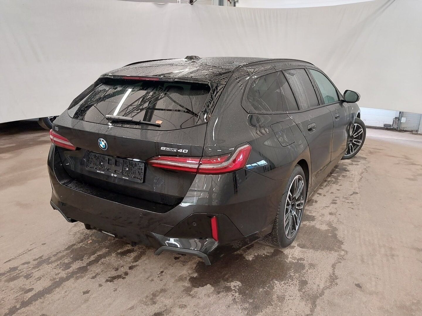 Sort BMW i5 fra 2024