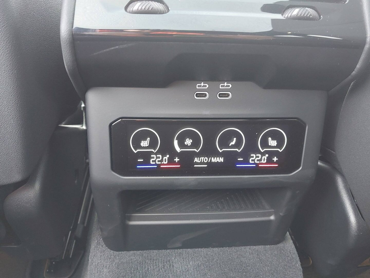 Sort BMW i5 fra 2024