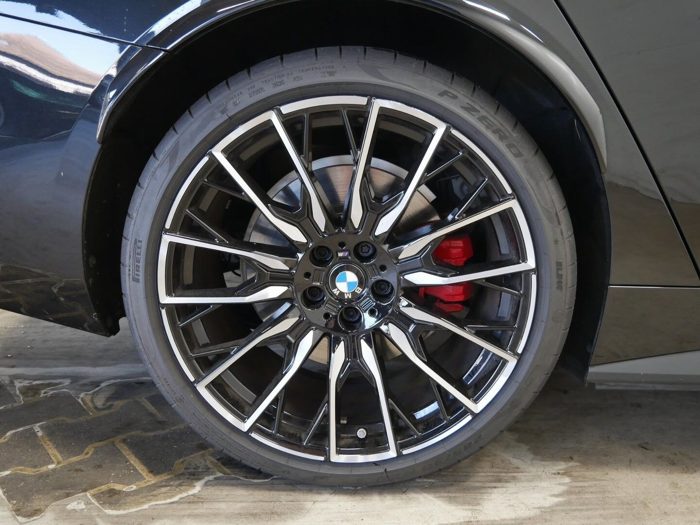 Sort BMW i4 fra 2025
