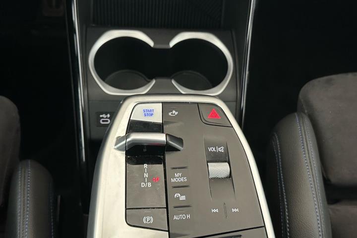 Hvid BMW iX1 fra 2023