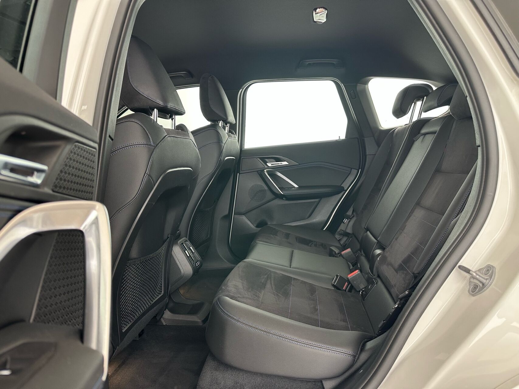 Hvid BMW iX1 fra 2023