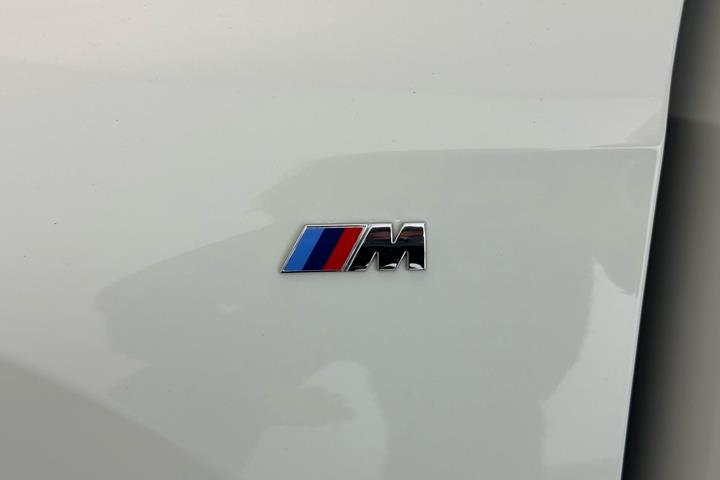 Hvid BMW iX1 fra 2023