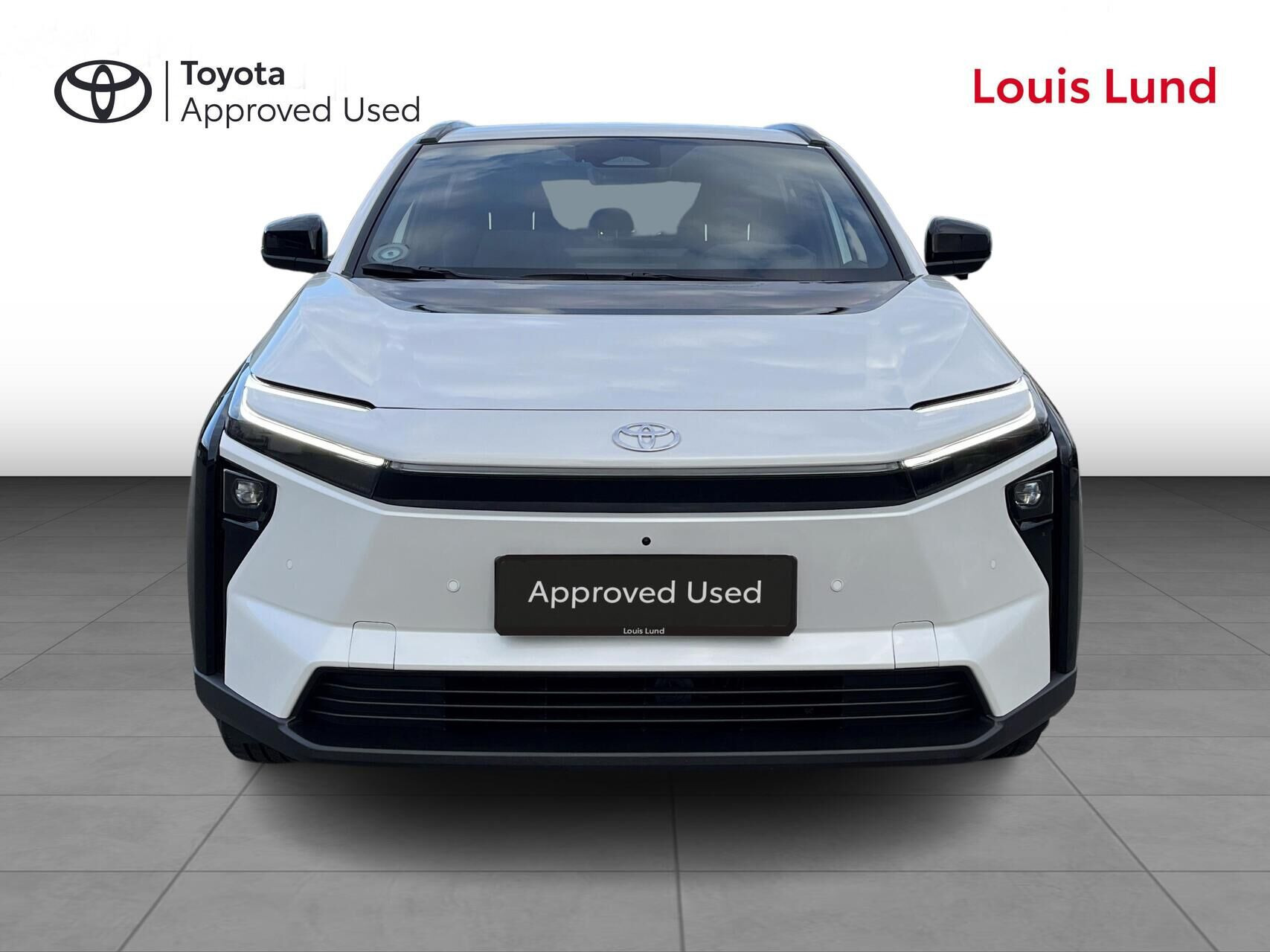 Hvid Toyota BZ4X fra 2026