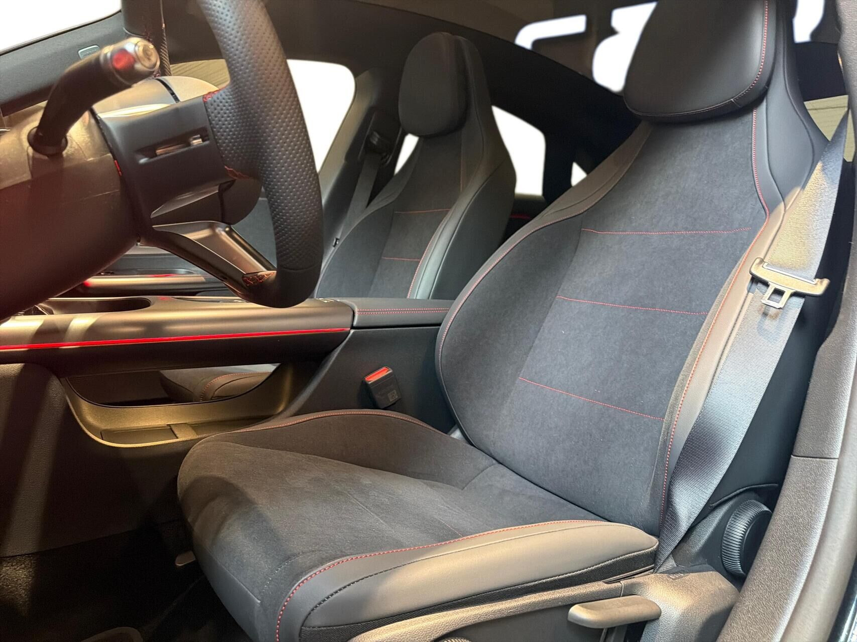 Sort Mercedes CLA250+ fra 2026