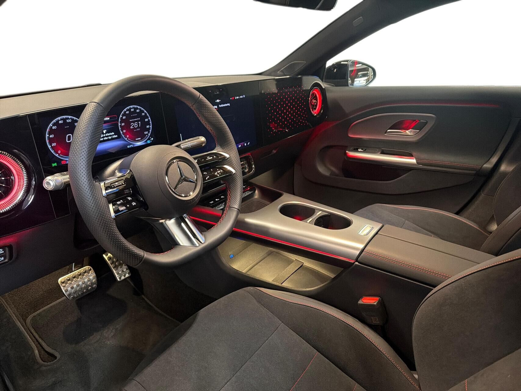 Sort Mercedes CLA250+ fra 2026