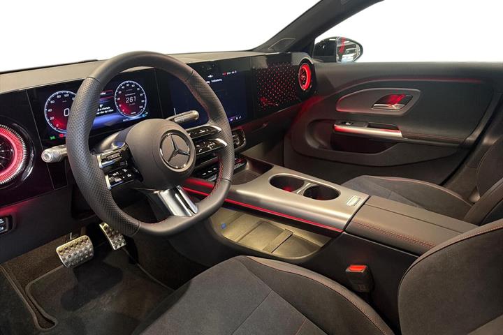 Sort Mercedes CLA250+ fra 2026