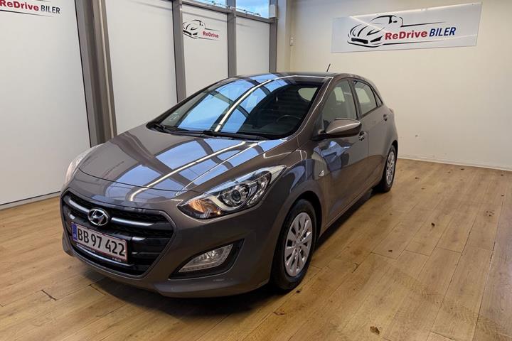 Brun Hyundai i30 fra 2016