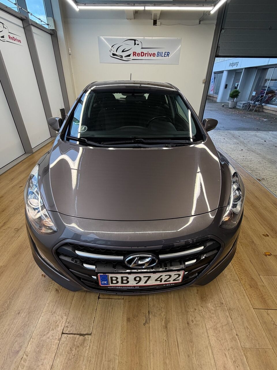 Brun Hyundai i30 fra 2016