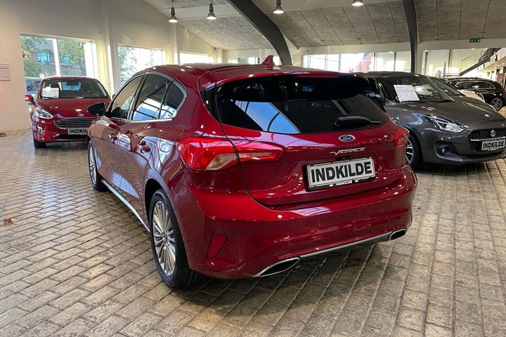 Rød Ford Focus fra 2019