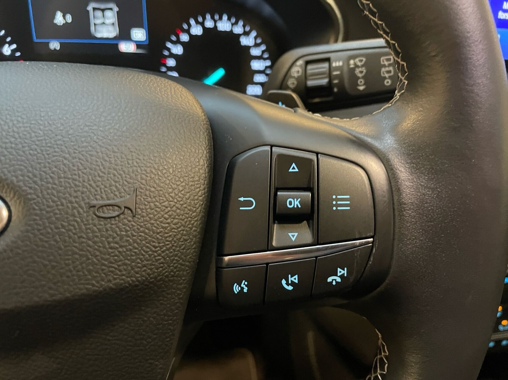 Rød Ford Focus fra 2019