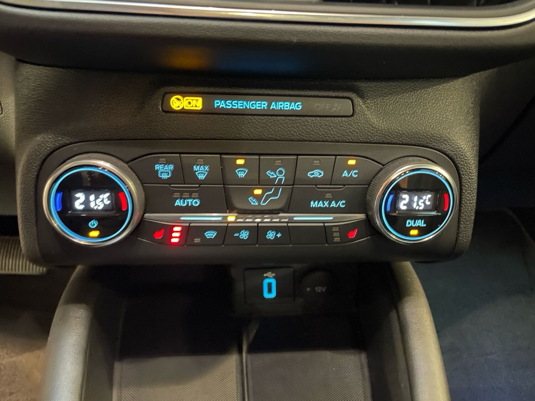 Rød Ford Focus fra 2019