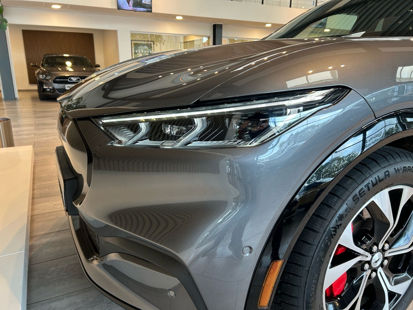 Sort Ford Mustang Mach-E fra 2024