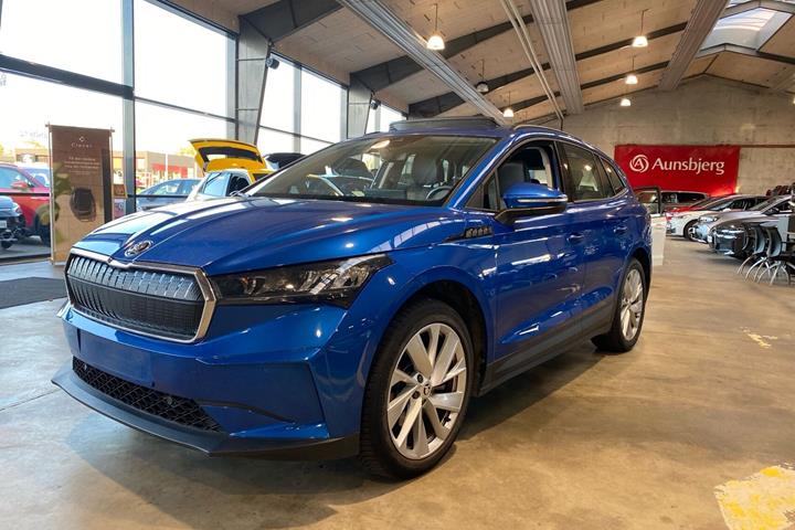 Blå Skoda Enyaq fra 2023