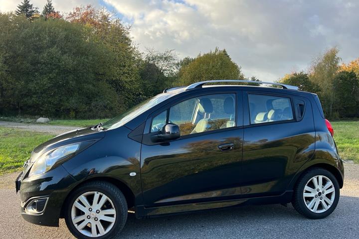 Sort Chevrolet Spark fra 2014